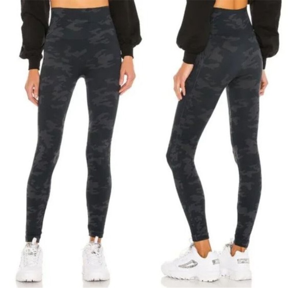 NWT SPANX Women's Look at Me Now Black Camo High Rise Leggings